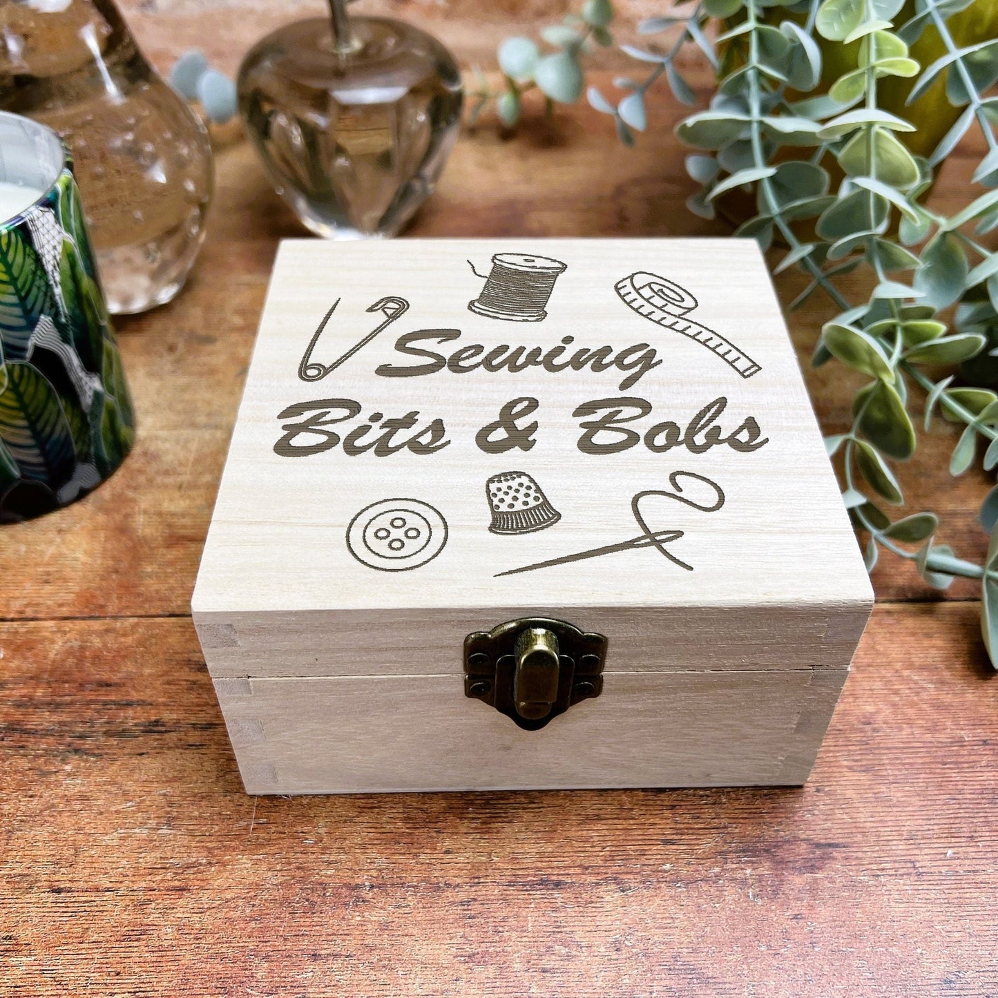 Sewing Bits & Bobs Crafts Kit Engraved Wooden Box Embroidery Cross Stitch Needles Thread Storage Christmas Gift Birthday Present Grandma