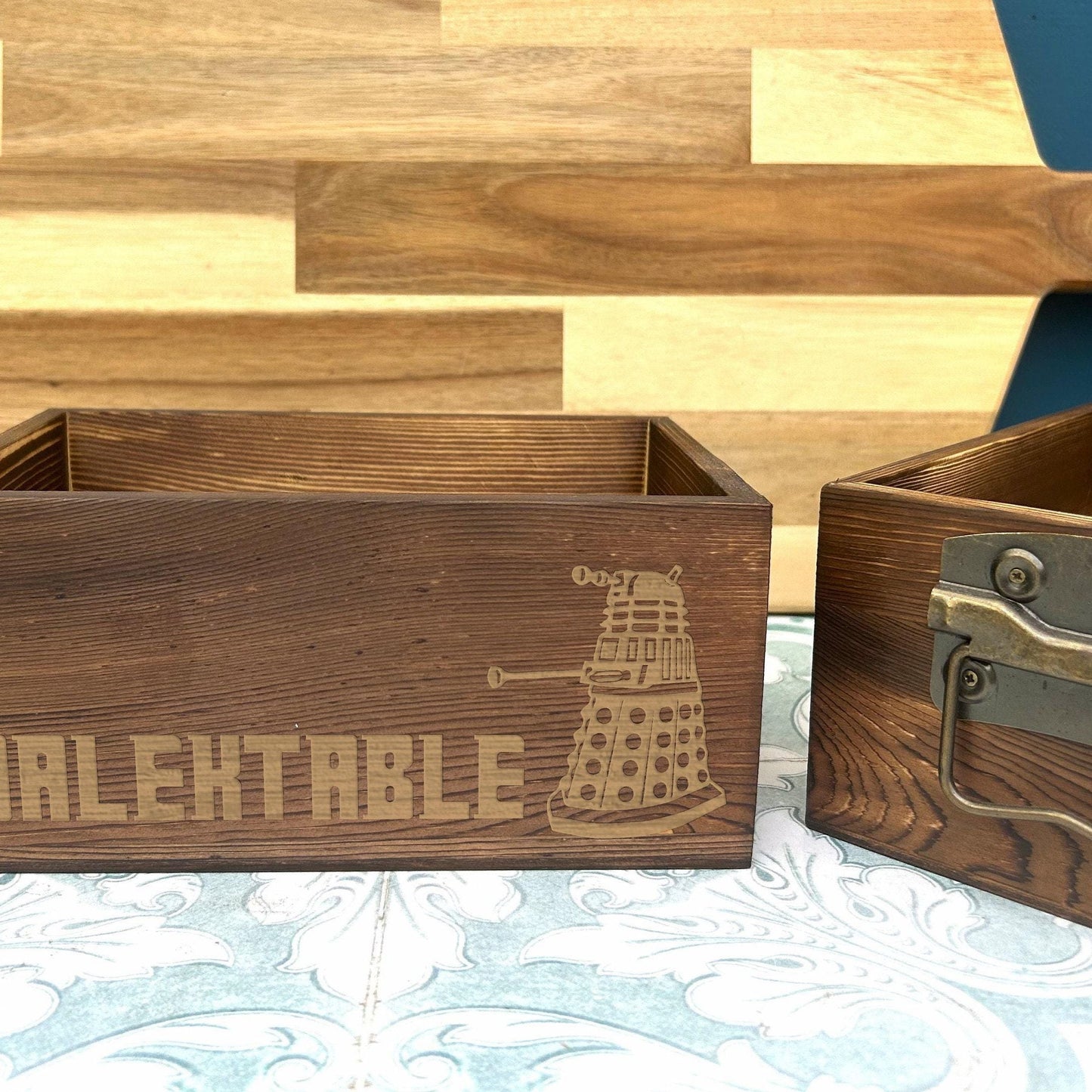 Dalektable Dr Who Doctor Dalek Engraved Kitchen Tidy / Caddy Storage Spices Vinegar Herbs Dining Table Decor Housewarming Cooking Baking