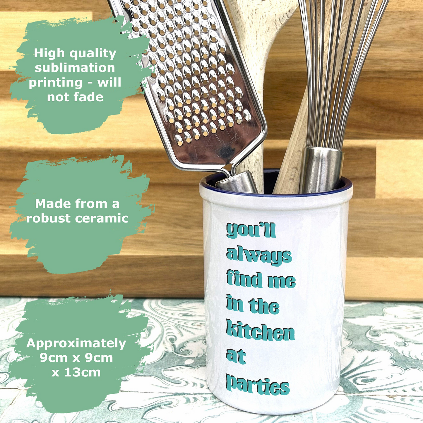 a picture of a kitchen utensils in a cup