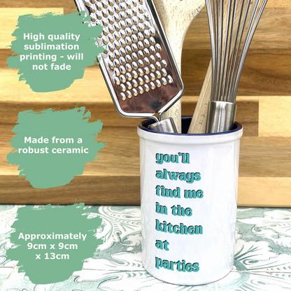 a picture of a kitchen utensils in a cup