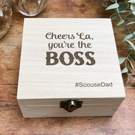 a wooden box that says cheers la you're the boss