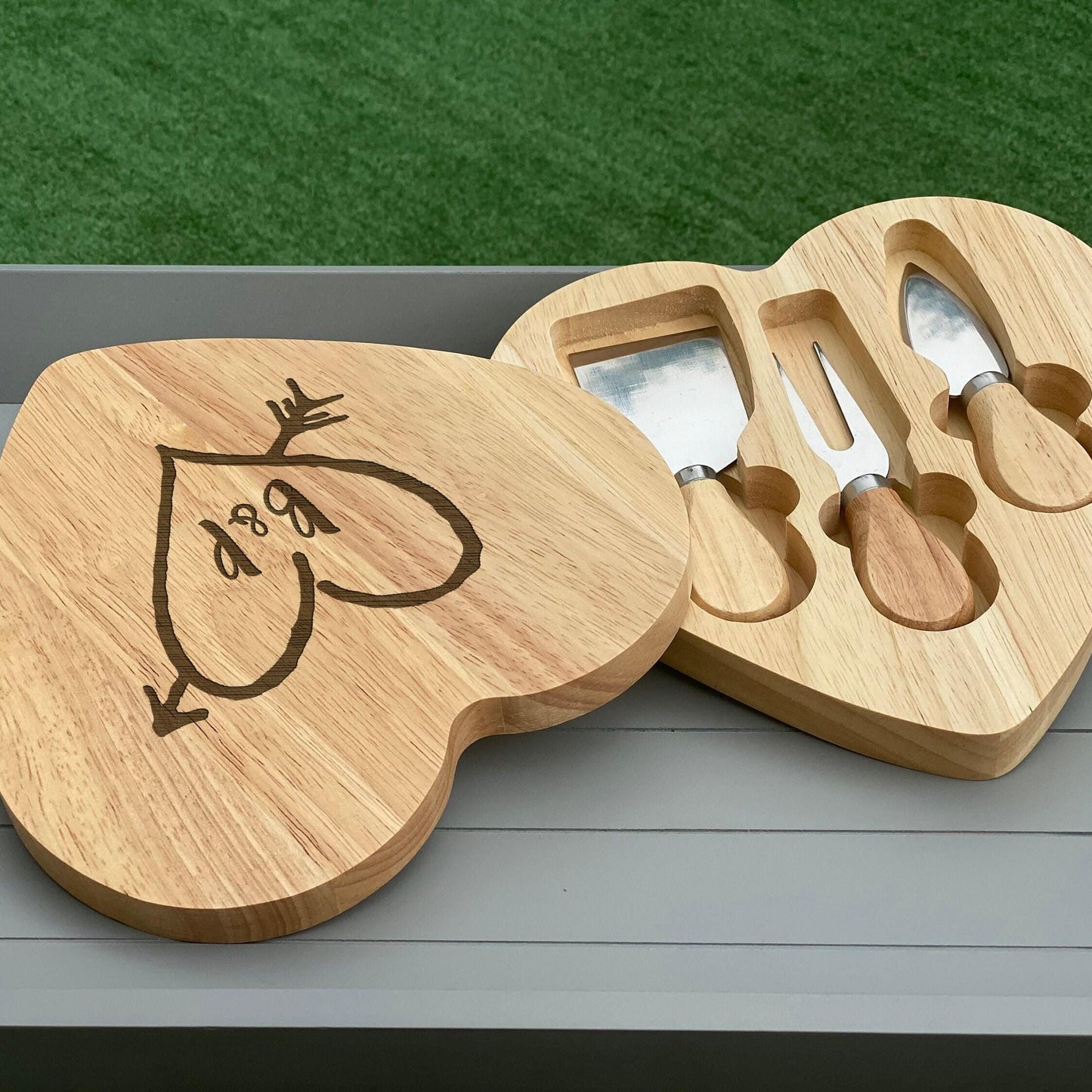 Heart Arrow Valentine's Day Heart Shape Cheese Board Set - Personalised Gift